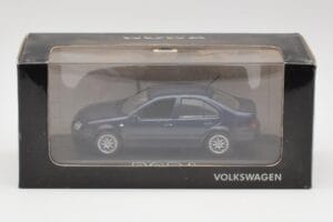 Volkswagen Bora Ocean Azul Minichamps 1:43 8198223B Metal - imagen 4 de 4
