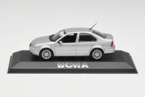Volkswagen Bora Reflex Plata Minichamps 1:43 81982223S Metal