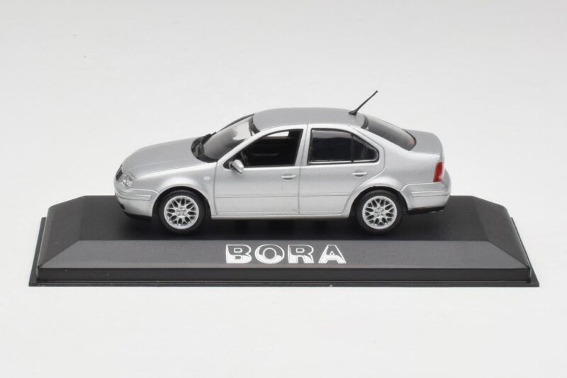 Volkswagen Bora Reflex Plata Minichamps 1:43 81982223S Metal