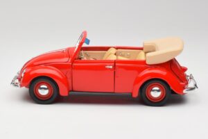 Volkswagen Descapotable Ruby Rojo Maisto 1:18 32826 Metal - imagen 4 de 8