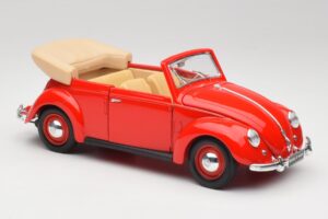 Volkswagen Descapotable Ruby Rojo Maisto 1:18 32826 Metal - imagen 6 de 8