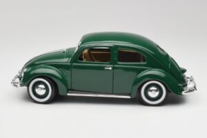 Volkswagen Export Sedán Beryl Verde Maisto 1:18 31820 Metal - imagen 4 de 8
