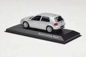 Volkswagen Golf Mk4 Reflex Plata Minichamps 1:43 4527111022 Metal - imagen 3 de 4