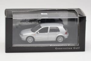 Volkswagen Golf Mk4 Reflex Plata Minichamps 1:43 4527111022 Metal - imagen 4 de 4