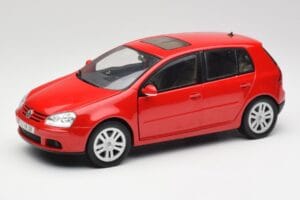 Volkswagen Golf Mk5 4-Door Tornado Rojo Bburago 1:18 GOLF001 Metal