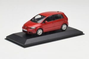 Volkswagen Golf Plus Tornado Rojo Minichamps 1:43 821911110 Metal - imagen 2 de 4