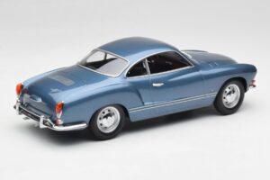 Volkswagen Karmann Ghia Coupe Neptune Azul Minichamps 1:18 155054022 Metal - imagen 2 de 6