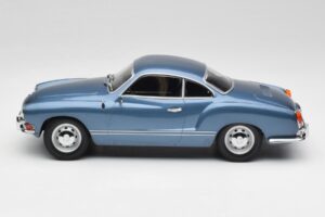 Volkswagen Karmann Ghia Coupe Neptune Azul Minichamps 1:18 155054022 Metal - imagen 3 de 6