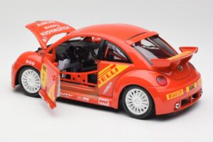 Volkswagen New Beetle Cup Bburago 1:18 3329 Metal - imagen 5 de 8