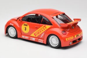 Volkswagen New Beetle Cup Bburago 1:18 3329 Metal - imagen 7 de 8