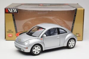 Volkswagen New Beetle Reflex Plata Metálico Bburago 1:18 3322 Metal - imagen 8 de 8