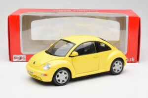 Volkswagen New Beetle Amarillo Maisto 1:18 37800-M4 Metal - imagen 8 de 8