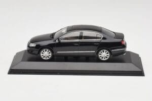 Volkswagen Passat B6 Sedan Shadow Azul Metallic Minichamps 1:43 PASSAT001 Metal