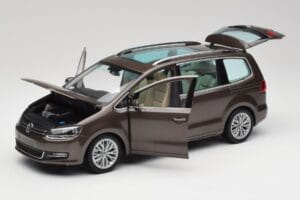 Volkswagen Sharan 7N Marrón Roble Metálico Minichamps 1:18 110051001 Metal - imagen 2 de 8