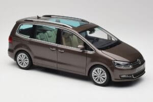 Volkswagen Sharan 7N Marrón Roble Metálico Minichamps 1:18 110051001 Metal - imagen 6 de 8