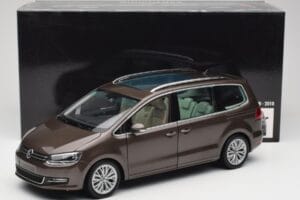 Volkswagen Sharan 7N Marrón Roble Metálico Minichamps 1:18 110051001 Metal - imagen 8 de 8