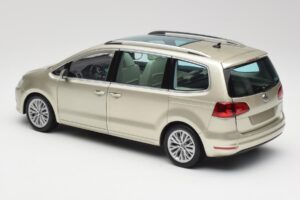 Volkswagen Sharan 7N Reflex Plata Metálico Minichamps 1:18 110051002 Metal - imagen 7 de 8