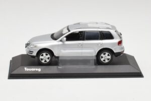 Volkswagen Touareg Reflex Plata Minichamps 1:43 68625 Metal