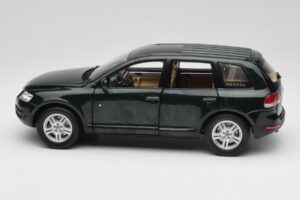 Volkswagen Touareg V10 TDI Canyon Green Bburago 1:18 34911-V1 Metal - imagen 4 de 8
