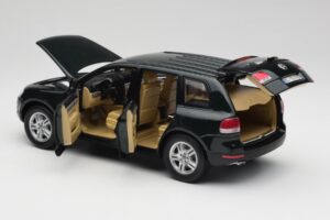 Volkswagen Touareg V10 TDI Canyon Green Bburago 1:18 34911-V1 Metal - imagen 5 de 8