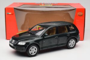 Volkswagen Touareg V10 TDI Canyon Green Bburago 1:18 34911-V1 Metal - imagen 8 de 8