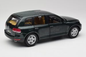 Volkswagen Touareg V10 TDI Reed Green Metallic Bburago 1:18 34911 Metal - imagen 3 de 8