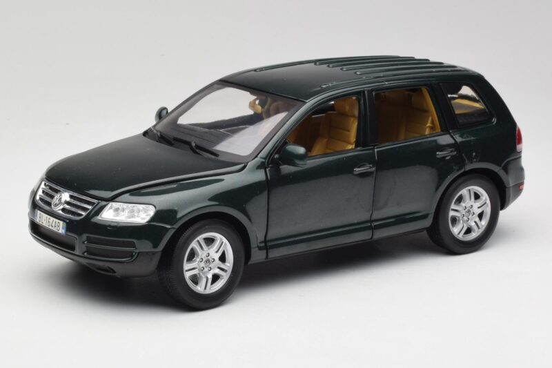Volkswagen Touareg V10 TDI Reed Green Metallic Bburago 1:18 34911 Metal
