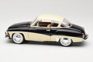 Wartburg 311 Coupe Negro & Beige Revell 1:18 8419 Metal - imagen 4 de 8