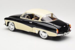 Wartburg 311 Coupe Negro & Beige Revell 1:18 8419 Metal - imagen 7 de 8