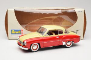 Wartburg 311 Coupe Rojo & Beige Revell 1:18 8418 Metal - imagen 8 de 8