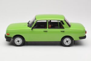 Wartburg 353 Verde MCG 1:18 MCG18062 Metal - imagen 3 de 6
