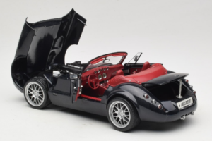 Wiesmann Roadster MF Carbon Black Revell 1:18 WIESMANN001 Metal - imagen 8 de 9