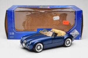 Wiesmann Roadster MF3 Azul Revell 1:18 08861 Metal - imagen 8 de 8