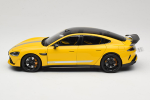 Xiaomi SU7 Ultra Amarillo OEM 1:18 BHR9995CN Metal - imagen 4 de 8