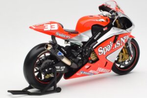 Yamaha YZR-M1 Gauloises Fortuna Yamaha #7 C. Checa MotoGP 2004 Minichamps 1:12 122043007 Metal - imagen 3 de 6