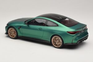 BMW M4 CS G82 Frozen Isle of Man Green GT Spirit 1:18 GT994 Resina - imagen 5 de 6