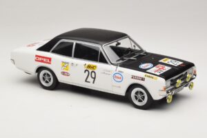 Opel Commodore A #29 J-L. Clarr / J-P. Peyroux Tour de France Automobile 1971 MCG 1:18 MCG18562R Metal - imagen 4 de 6