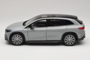 Mercedes EQS SUV X296 Manufaktur Alpine Grey NZG 1:18 B66960591 Metal - imagen 4 de 8