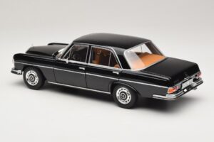 Mercedes 280 SE W108 Negro Norev 1:18 183360 Metal - imagen 7 de 8