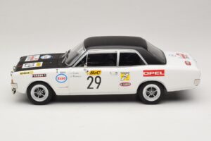 Opel Commodore A #29 J-L. Clarr / J-P. Peyroux Tour de France Automobile 1971 MCG 1:18 MCG18562R Metal - imagen 3 de 6
