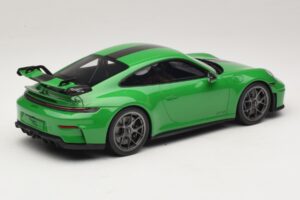 Porsche 911 992.2 GT3 Weissach Package Python Green GT Spirit 1:18 GT576 Resina - imagen 2 de 6