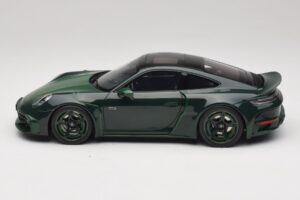Porsche 911 992 Turbo S Brabus 900 Rocket R Mean Green GT Spirit 1:18 GT959 Resina - imagen 3 de 6