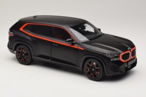 BMW XM G09 Matt Black Minichamps 1:18 110023301 Metal - imagen 6 de 8