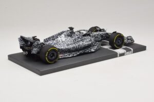 Alfa Romeo Orlen C42 R. Kubica Testing Barcelona 2022 Minichamps 1:18 117229988 Resina - imagen 2 de 7