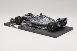 Alfa Romeo Orlen C42 R. Kubica Testing Barcelona 2022 Minichamps 1:18 117229988 Resina - imagen 5 de 7