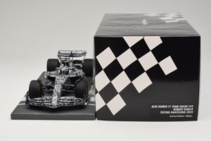 Alfa Romeo Orlen C42 R. Kubica Testing Barcelona 2022 Minichamps 1:18 117229988 Resina - imagen 6 de 7