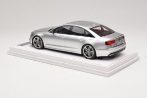 Audi S6 C7 Florett Silver Metallic IVY Merit 1:18 REMC038 Resina - imagen 5 de 7