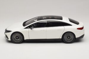 Mercedes EQS V297 Manufaktur Opalite White NZG 1:18 B66961049 Metal - imagen 4 de 8