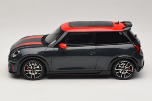 Mini Cooper JCW F66 Legend Grey Otto 1:18 OT1244 Resina - imagen 3 de 6