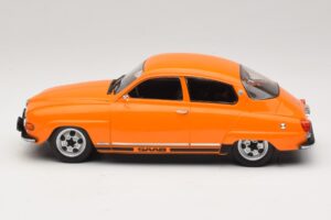 Saab 96 V4 Naranja MCG 1:18 MCG18654 Metal - imagen 3 de 6